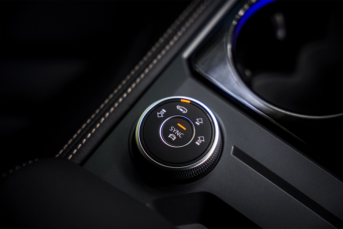 VW24_1_Touareg R-Line.jpg