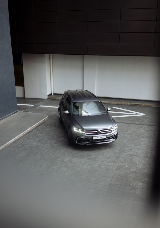 How can a SUV look so sporty yet family friendly?